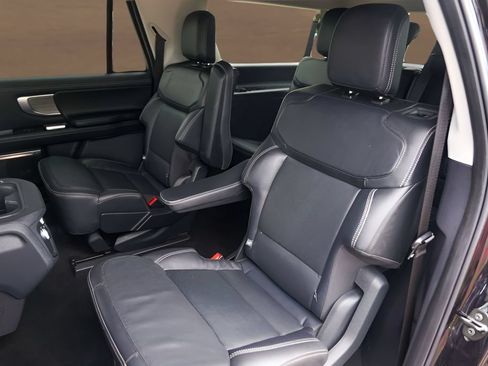 Used 2025 Ford Expedition Max Platinum AWD/4WD image 21