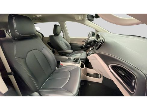 Used 2024 Chrysler Pacifica Touring-L w/ Road Tripper Package FWD image 18