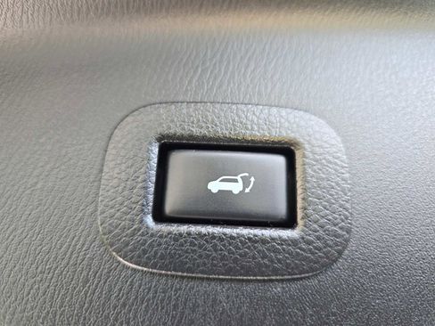Used 2019 INFINITI QX80 Luxe RWD image 32