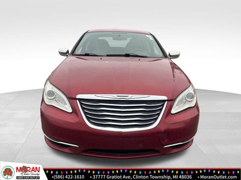 Used 2013 Chrysler 200 Limited image 2