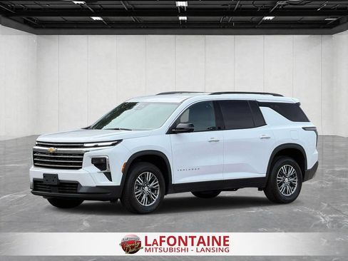 Used 2024 Chevrolet Traverse LT FWD image 1
