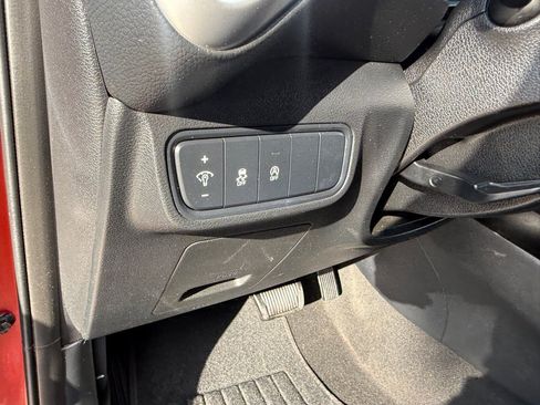 Used 2023 Kia Soul LX w/ LX Technology Package FWD image 17