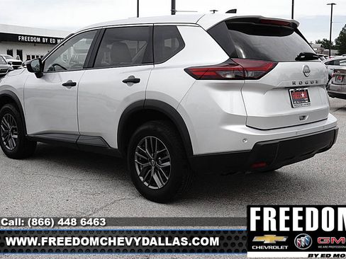 Used 2024 Nissan Rogue S FWD image 37
