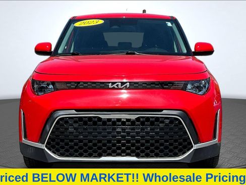 Used 2023 Kia Soul LX w/ LX Technology Package FWD image 2