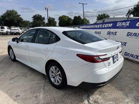 Used 2025 Toyota Camry LE FWD image 12