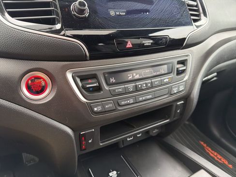 Certified 2024 Honda Passport TrailSport image 35