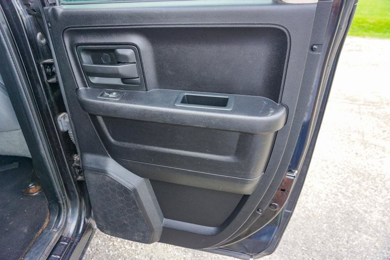 Used 2016 RAM 1500 Express w/ Black Ram 1500 Express Group AWD/4WD image 21