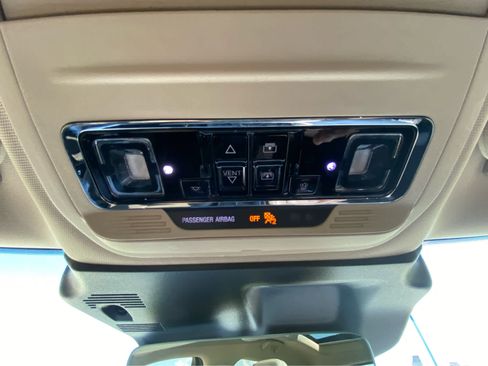 Used 2024 Chevrolet Colorado Z71 w/ Z71 Convenience Package 2 AWD/4WD image 56