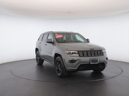Used 2021 Jeep Grand Cherokee Laredo X image 38