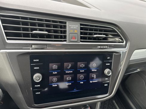 Used 2024 Volkswagen Tiguan S image 18