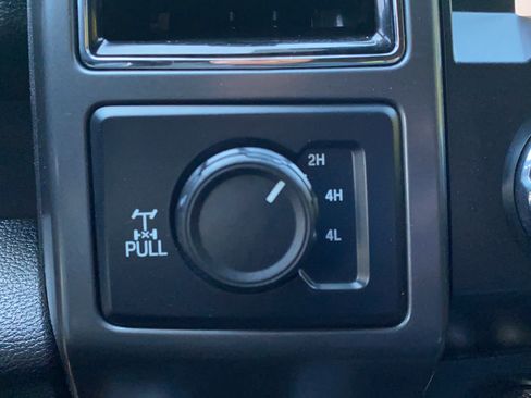 Used 2019 Ford F150 XLT w/ Equipment Group 302A Luxury AWD/4WD image 32