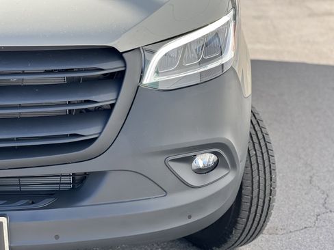 Used 2024 Mercedes-Benz Sprinter 2500 image 8