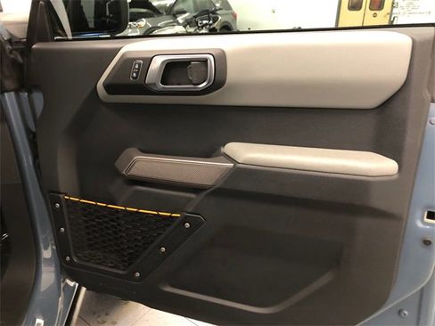 Used 2023 Ford Bronco Badlands image 33