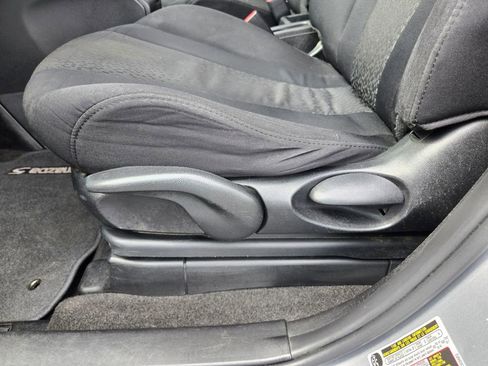 Used 2012 MAZDA MAZDA5 Sport FWD image 15