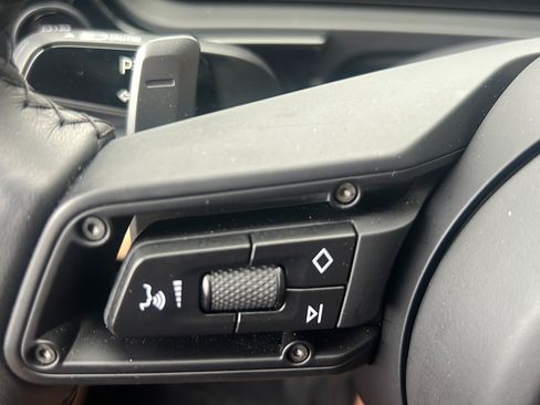 Certified 2025 Porsche Cayenne E-Hybrid AWD/4WD image 34