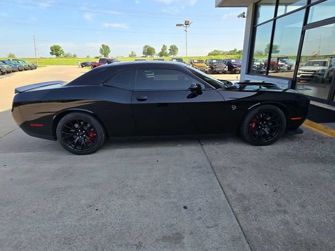Used 2015 Dodge Challenger SRT Hellcat RWD image 9