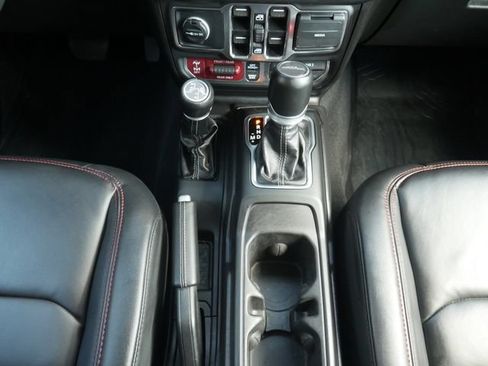 Used 2025 Jeep Gladiator Rubicon AWD/4WD image 25