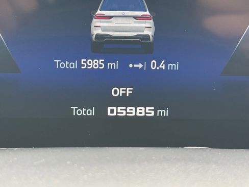 Used 2025 BMW X7 M60i image 38