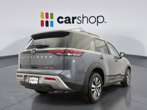 Used 2025 Nissan Pathfinder SL image 5
