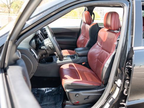 Used 2018 Dodge Durango SRT w/ SRT Interior Appearance Group AWD/4WD image 16