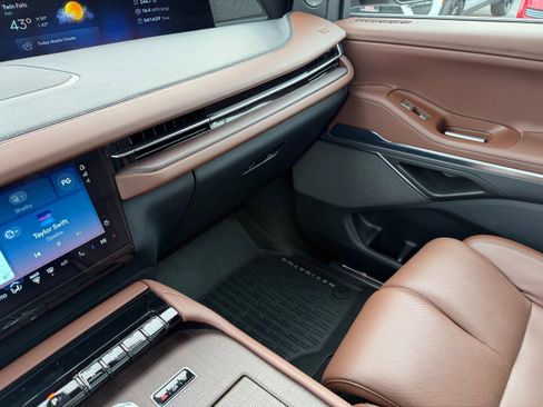 New 2025 Lincoln Navigator L Reserve image 27