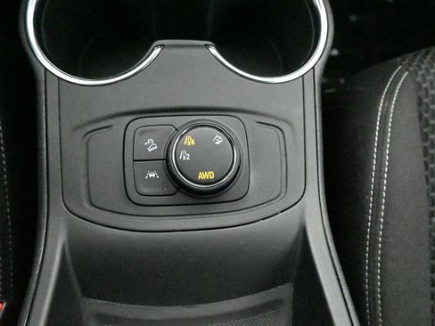 Used 2024 GMC Terrain SLE AWD/4WD image 16