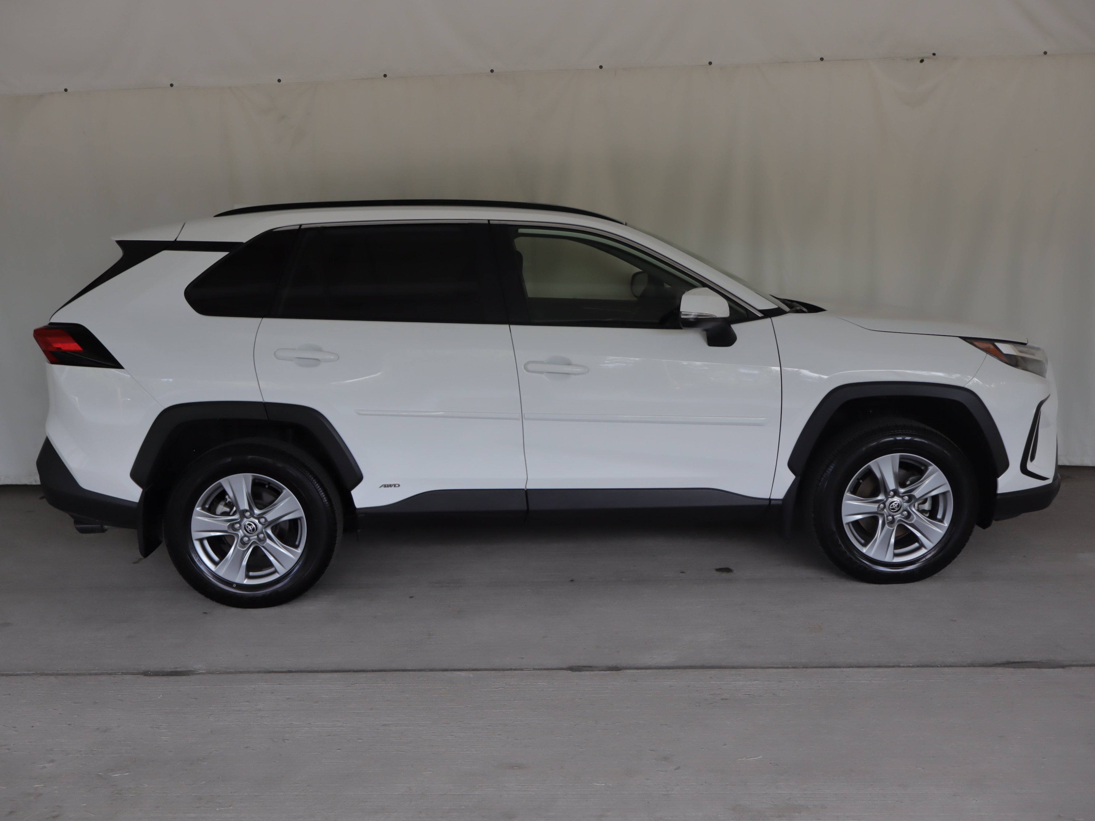 Used 2025 Toyota RAV4 XLE w/ Convenience Package AWD/4WD image 6