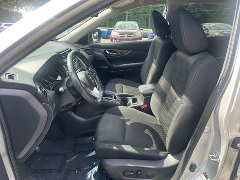 Used 2017 Nissan Rogue SV AWD/4WD image 10