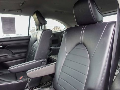 Certified 2023 Toyota Highlander XLE image 80