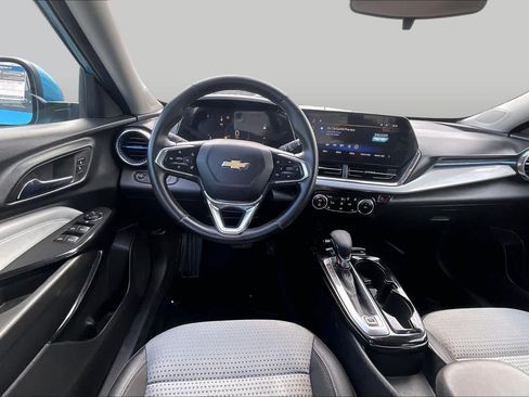 Used 2025 Chevrolet Trax LT w/ Driver Confidence Package FWD image 6