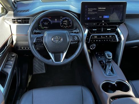 Used 2023 Toyota Venza Limited image 10
