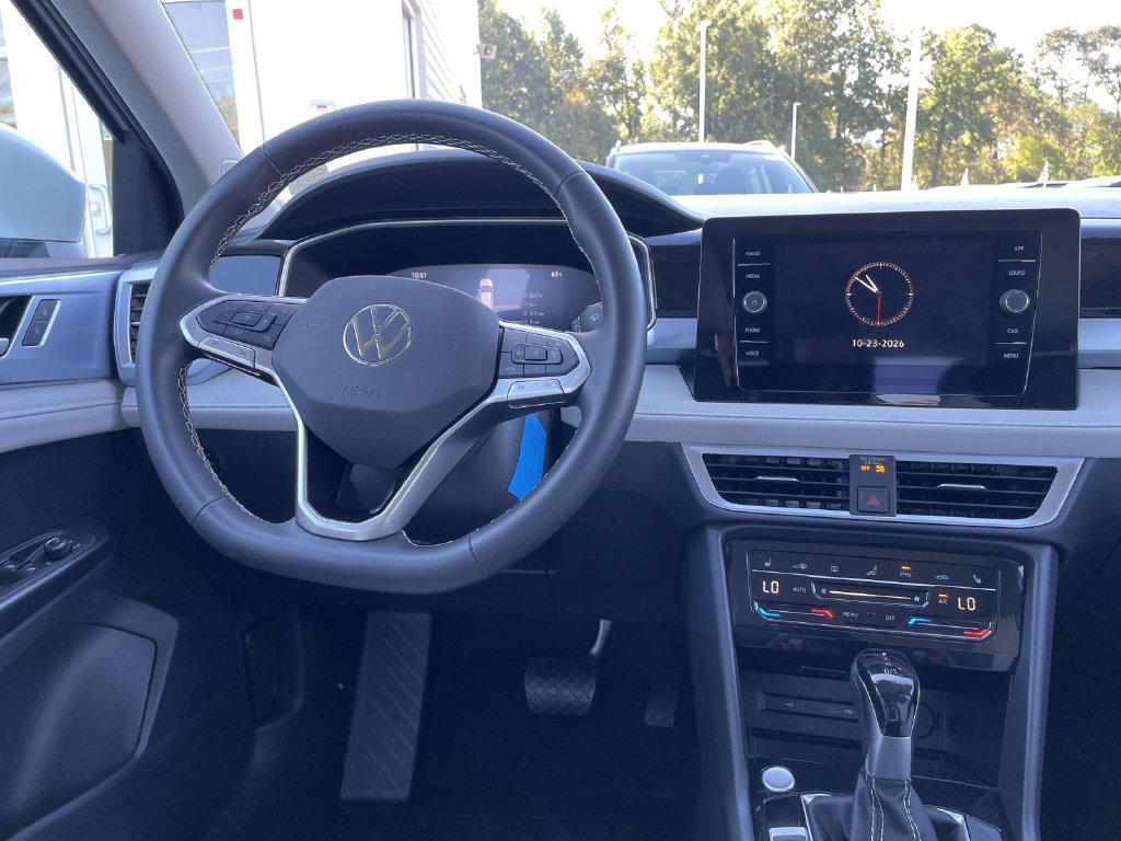 Certified 2026 Volkswagen Taos SE FWD image 10