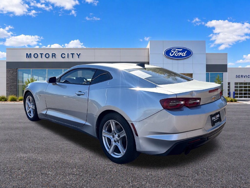 Used 2019 Chevrolet Camaro LT RWD image 5