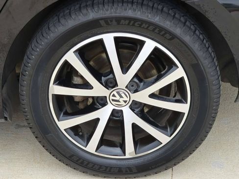 Used 2017 Volkswagen Jetta SE FWD image 29