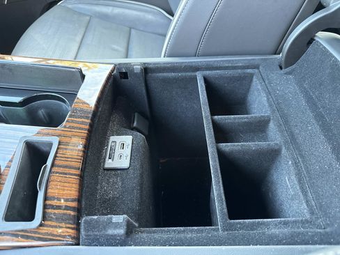 Used 2023 Cadillac Escalade Premium Luxury image 33