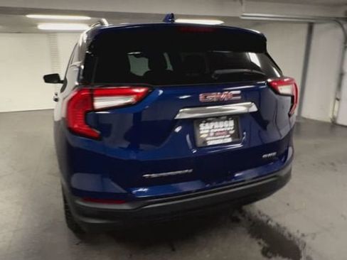 Certified 2022 GMC Terrain SLE w/ Driver Convenience Package image 7