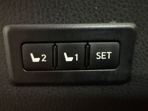 Used 2013 Toyota RAV4 Limited AWD/4WD image 6