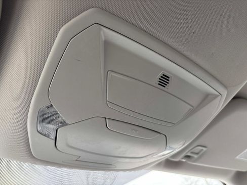 Used 2019 Ford Escape SE image 25