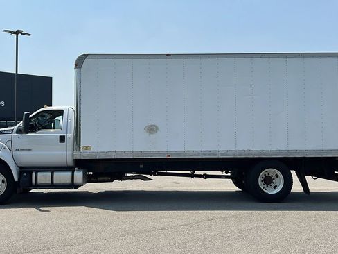 Used 2017 Ford F650 2WD Regular Cab Super Duty image 7