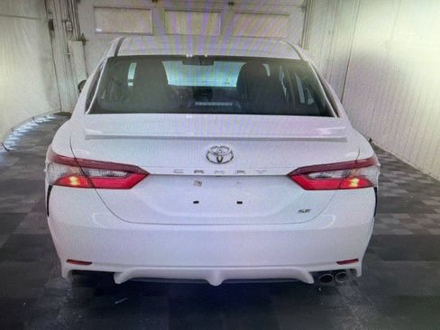 Used 2024 Toyota Camry SE FWD image 3