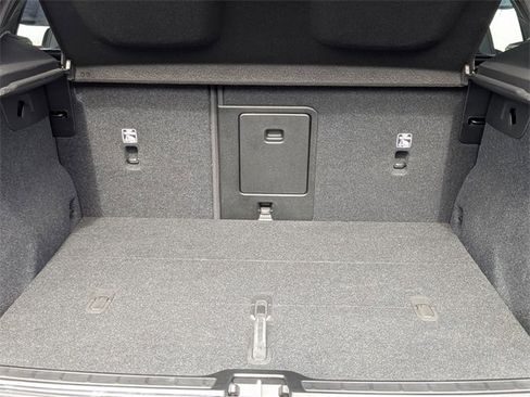 Used 2023 Volvo XC40 Recharge Ultimate image 28