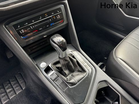 Used 2022 Volkswagen Tiguan SE image 22