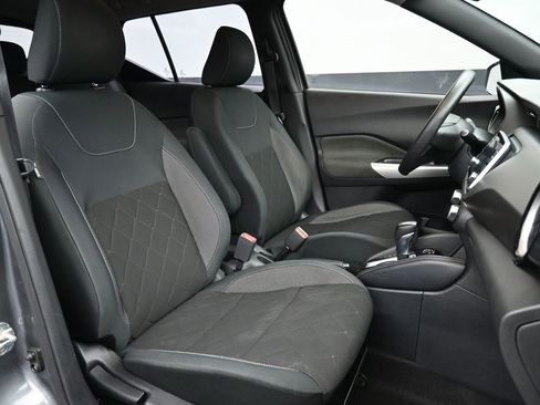 Used 2020 Nissan Kicks SV image 24