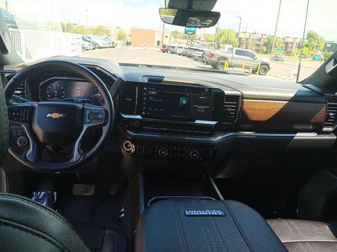 Used 2024 Chevrolet Silverado 2500 High Country w/ High Country Premium Package AWD/4WD image 11