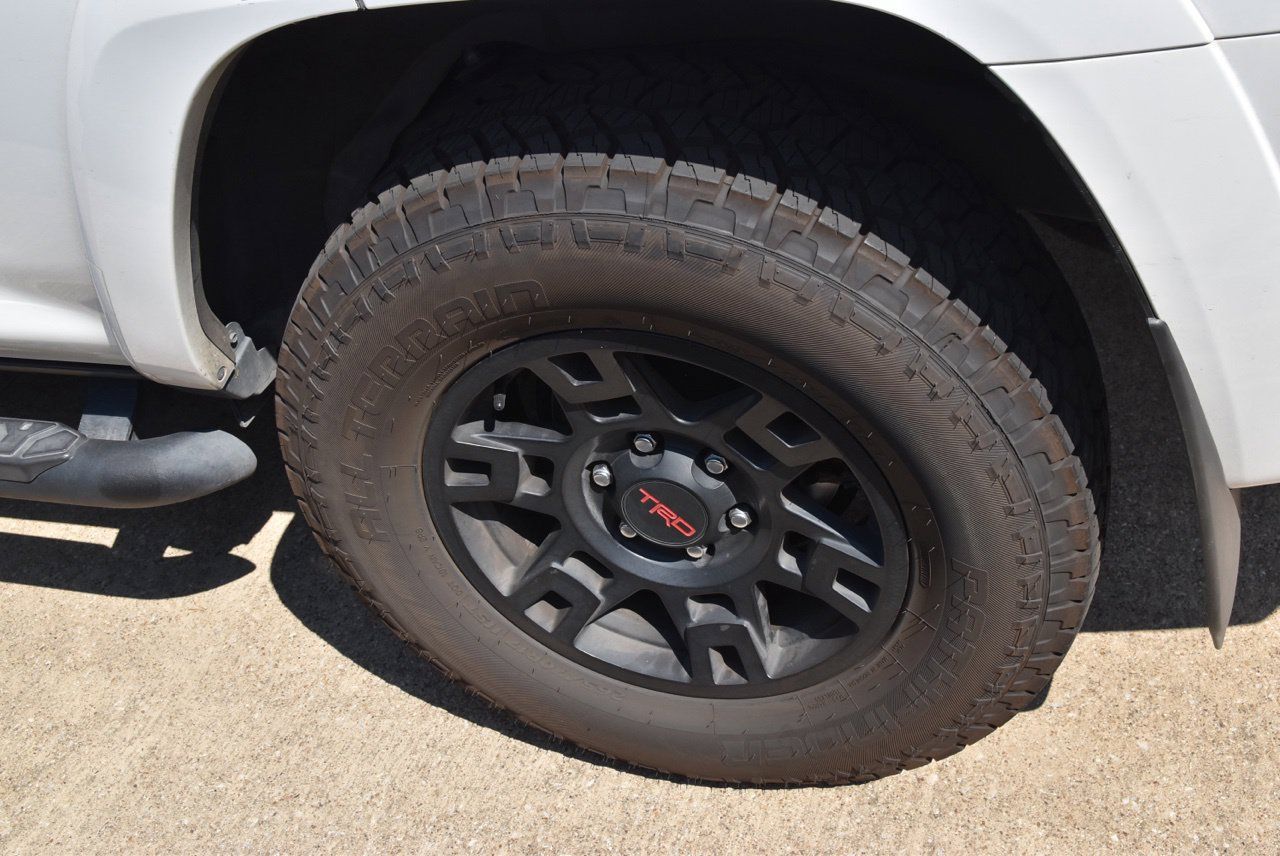 Used 2022 Toyota 4Runner SR5 Premium w/ Moonroof Package RWD image 9