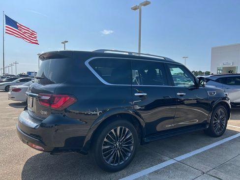 Used 2024 INFINITI QX80 Sensory AWD/4WD image 5