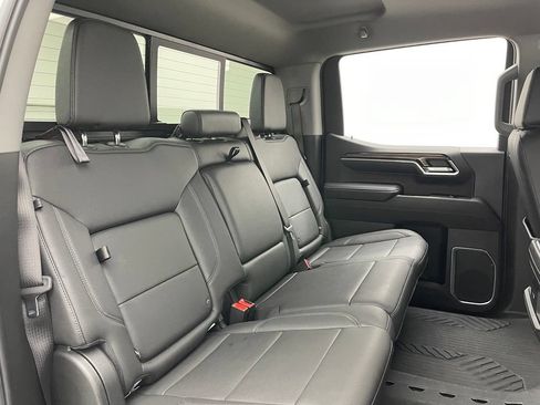 Used 2024 Chevrolet Silverado 1500 LT Trail Boss w/ Convenience Package II AWD/4WD image 35
