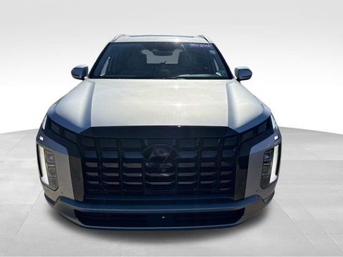 Used 2023 Hyundai Palisade SEL w/ Premium Package image 2