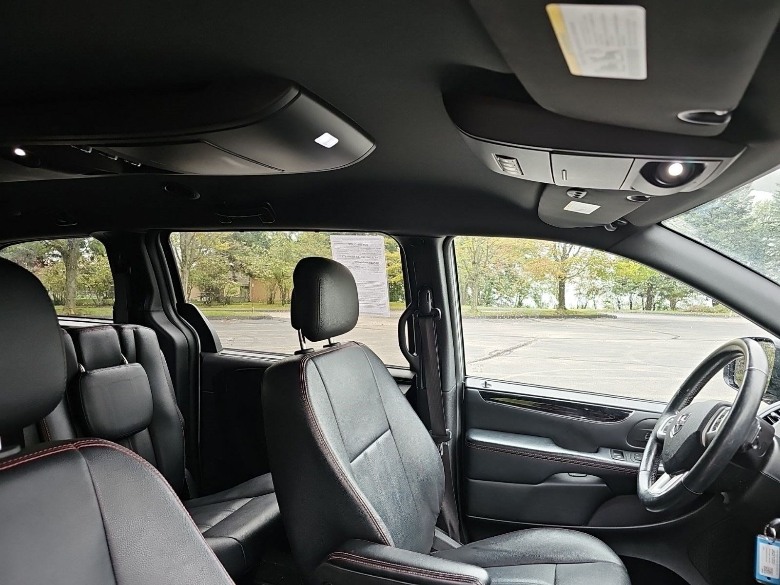 Used 2018 Dodge Grand Caravan GT FWD image 12