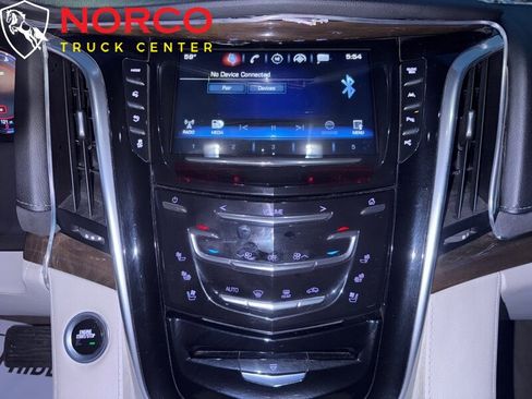 Used 2019 Cadillac Escalade ESV Luxury image 30